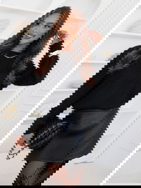 Czarny sweter z ozdobnym... 2