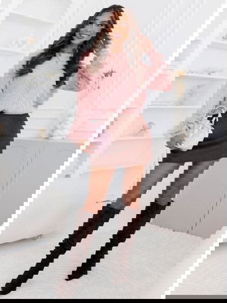 Pudrowy sweter z ozdobnym... 2