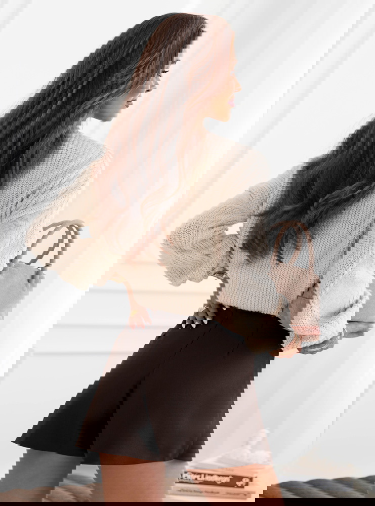 Beżowy sweter z ozdobnym splotem Rocksan