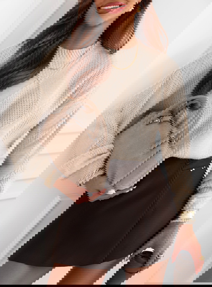 Beżowy sweter z ozdobnym splotem Rocksan