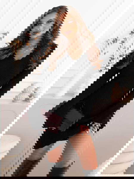 Czarna sweterkowa sukienka...