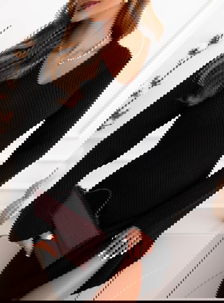 Czarna sweterkowa sukienka Urvey