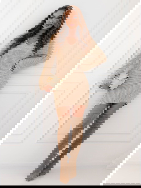 Beżowa sweterkowa sukienka... 2