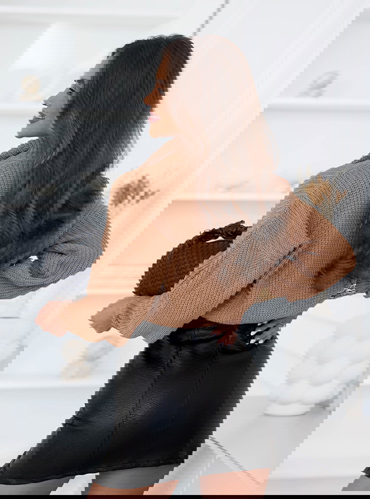 Sweter z zamkiem Raelle - mocha mousse