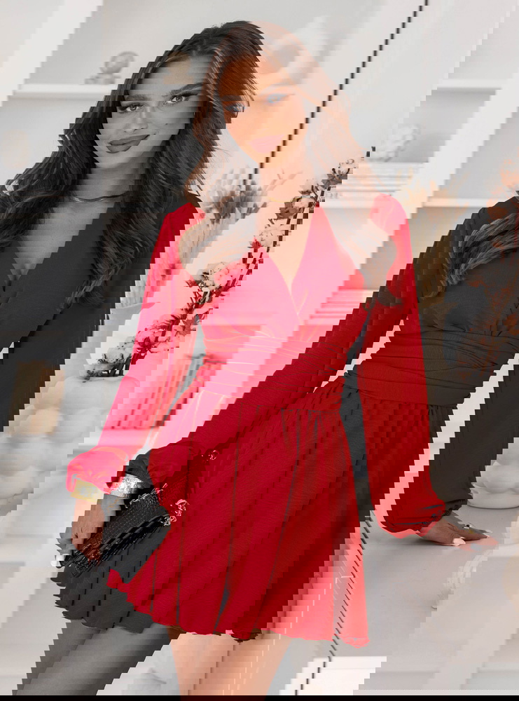 Malinowy kombinezon jak sukienka z...