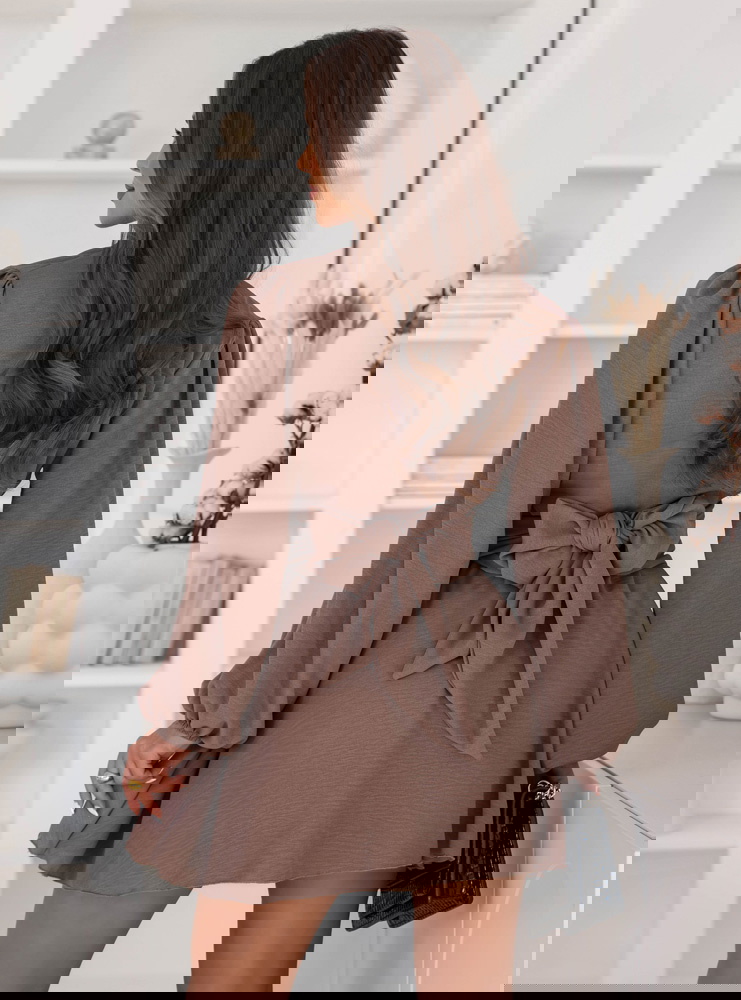 Kombinezon jak sukienka z bufiastymi...