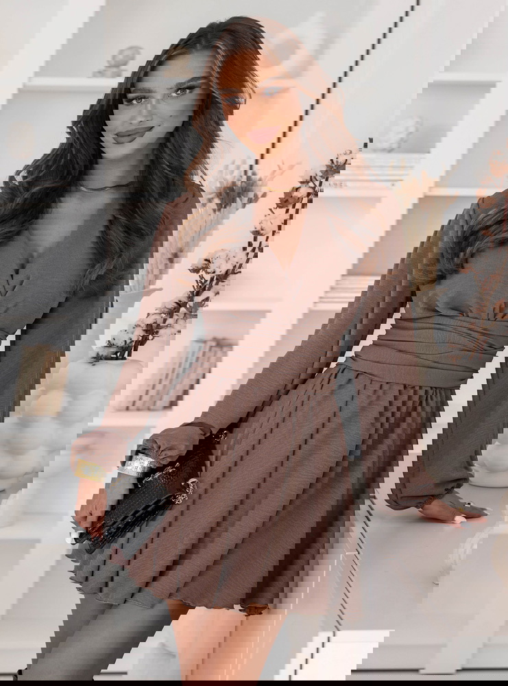 Kombinezon jak sukienka z bufiastymi...