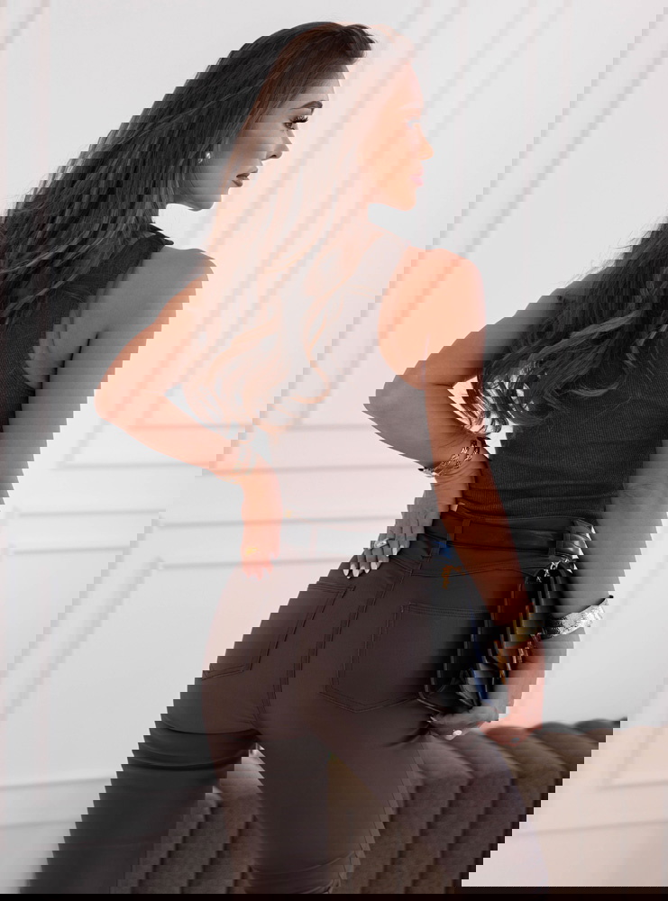 Czekoladowa prążkowana bluzka na...