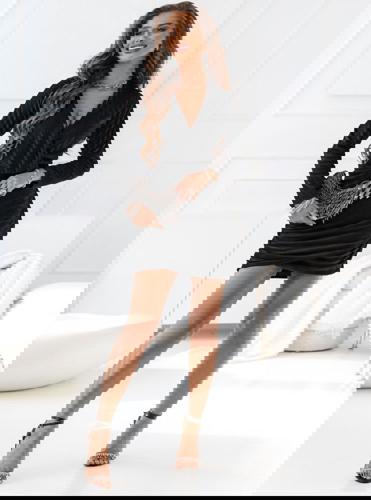 Czarna welurowa sukienka z...