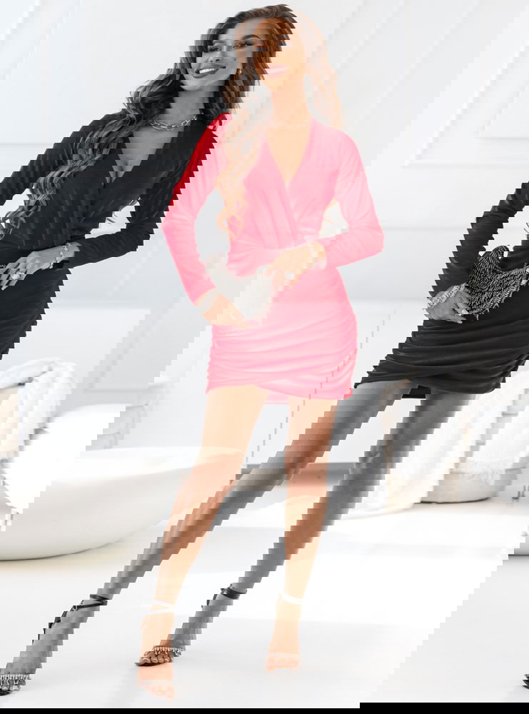 Malinowa welurowa sukienka z...