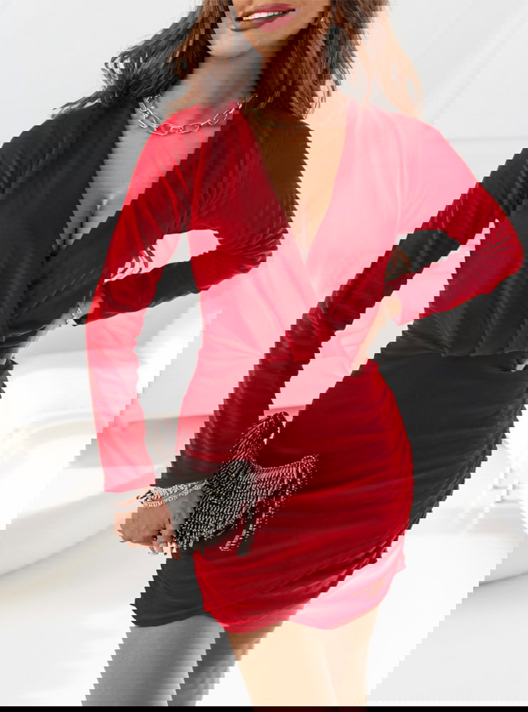 Malinowa welurowa sukienka z...