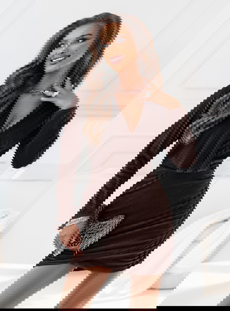 Czekoladowa welurowa sukienka z...