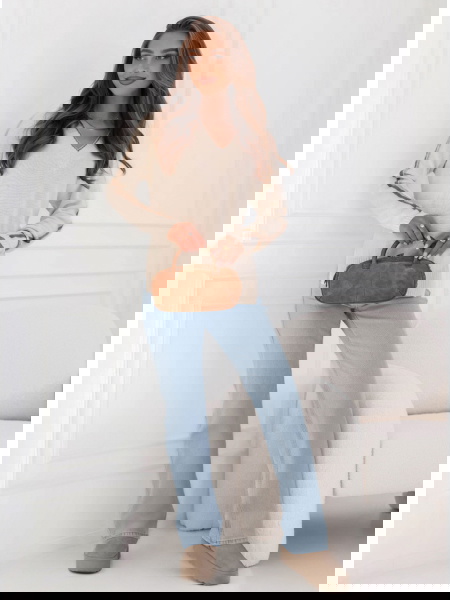 Sweter z dekoltem w serek... 2