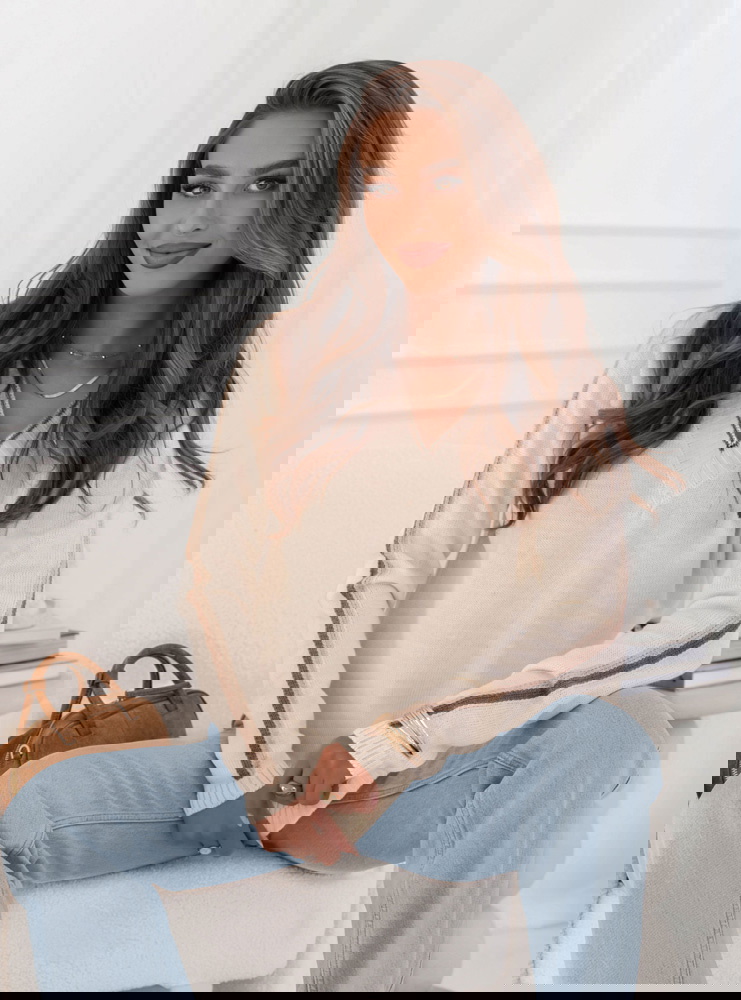 Sweter z dekoltem w serek Emerlie -...