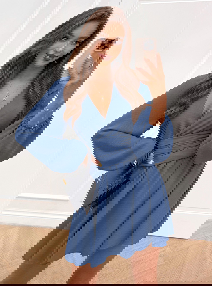 Kombinezon jak sukienka z bufiastymi...