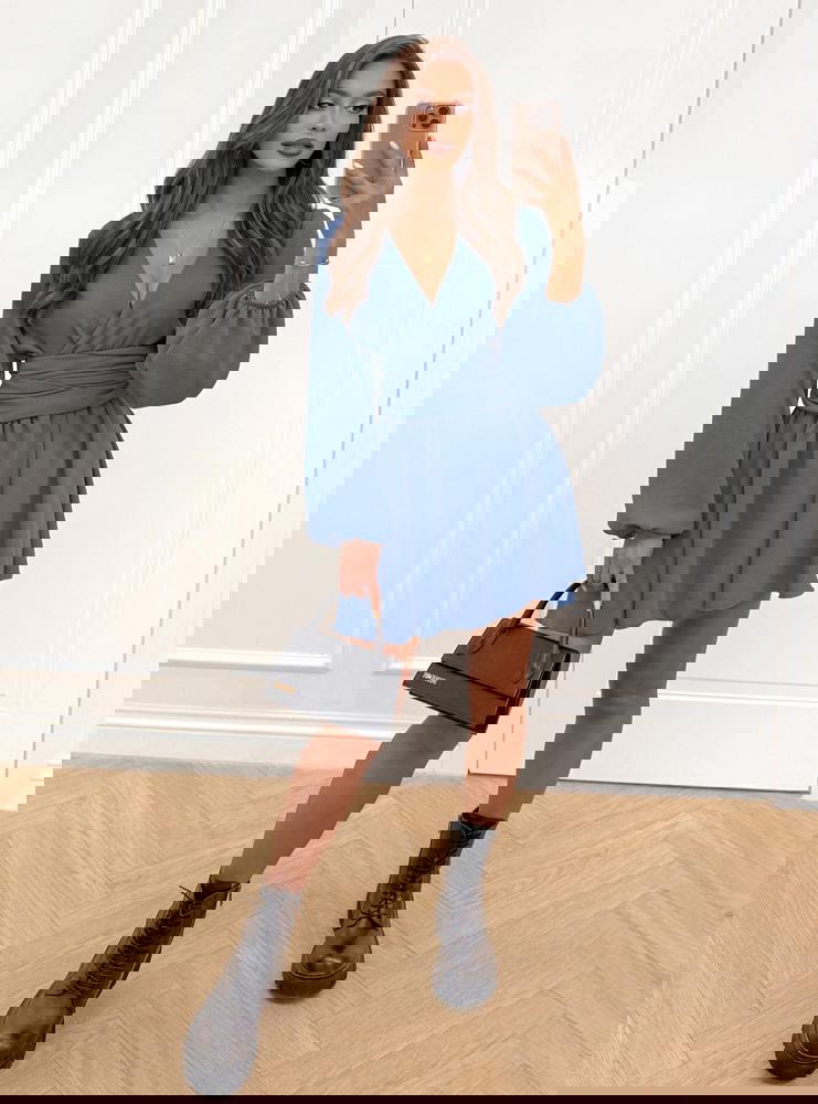 Kombinezon jak sukienka z bufiastymi...