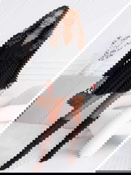 Czarna szyfonowa sukienka...