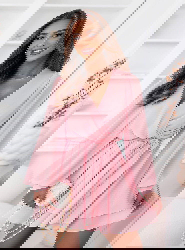 Pudrowa szyfonowa sukienka mini z...