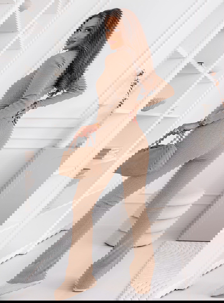 Beżowy prążkowany komplet dopasowana...