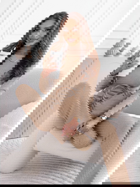 Beżowy prążkowany komplet...