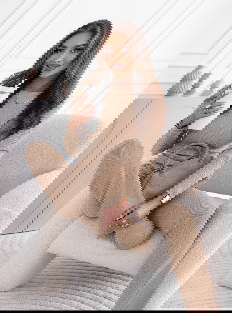 Beżowy prążkowany komplet dopasowana...