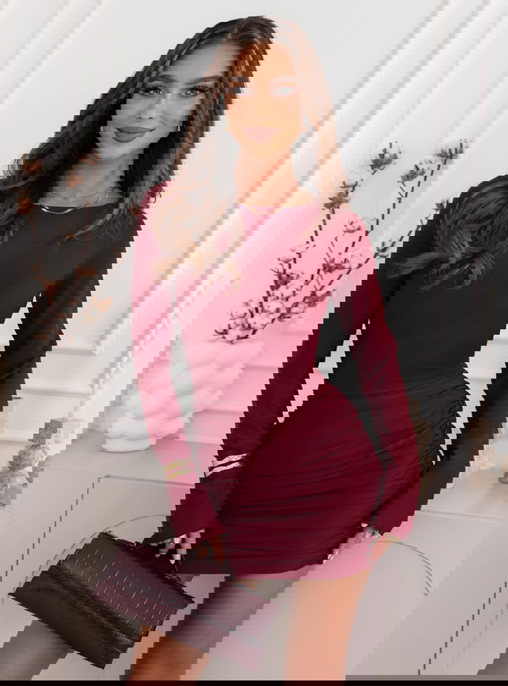 Bordowa dopasowana sukienka mini z...