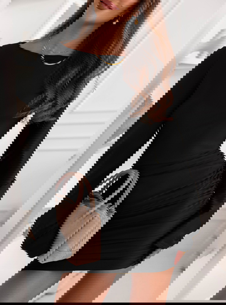 Czarna dopasowana sukienka mini z...