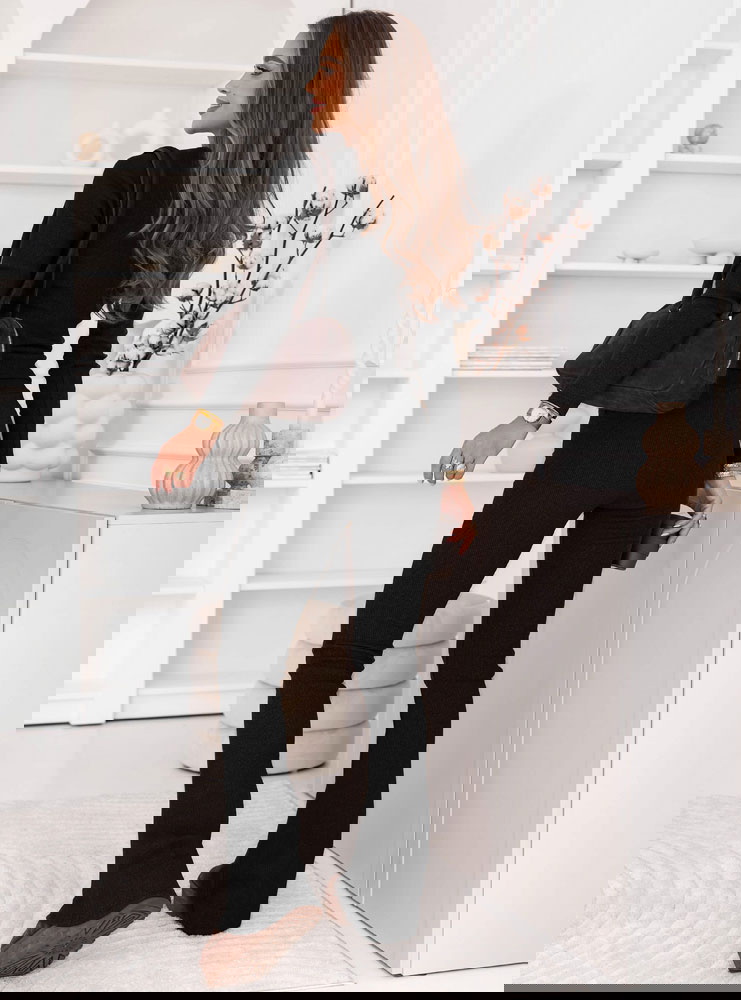 Czarny prążkowany komplet dopasowana...