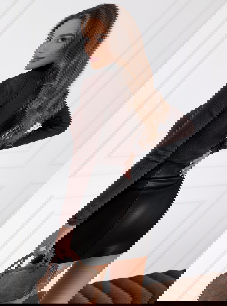 Czekoladowa prążkowana bluzka z...