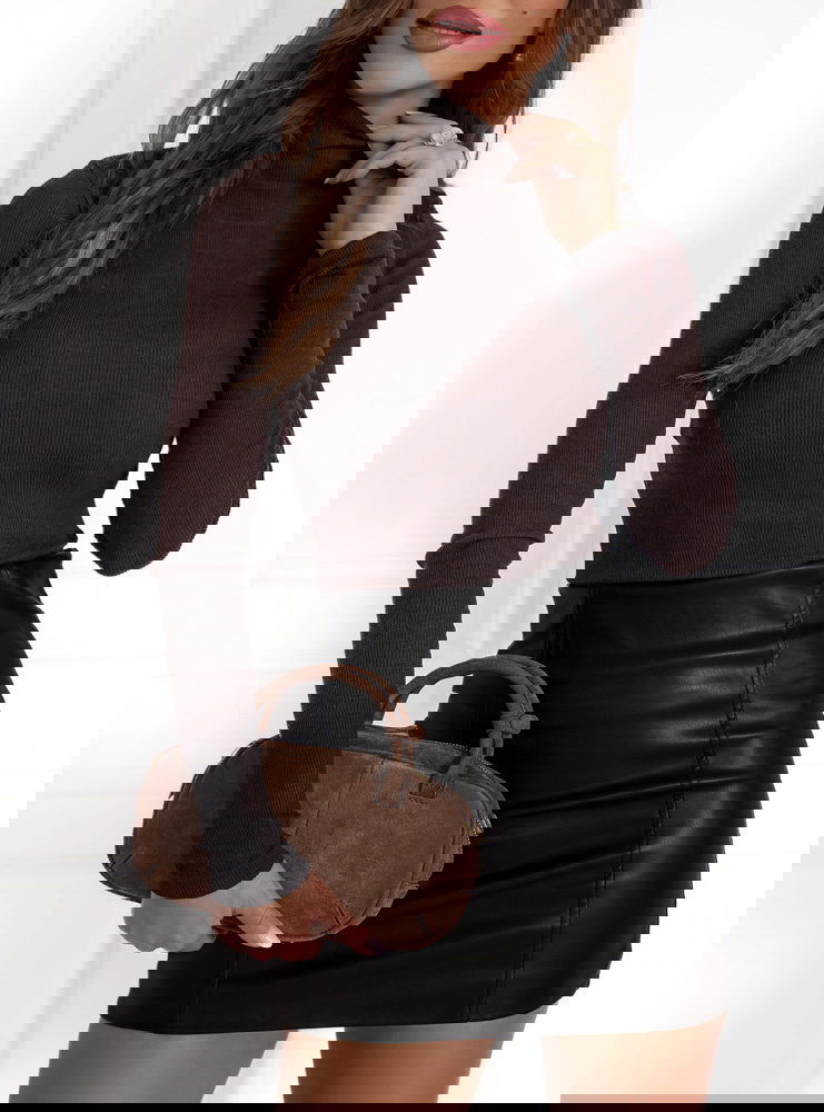 Czekoladowa prążkowana bluzka z...