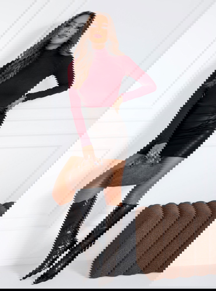 Bordowa prążkowana bluzka z półgolfem...