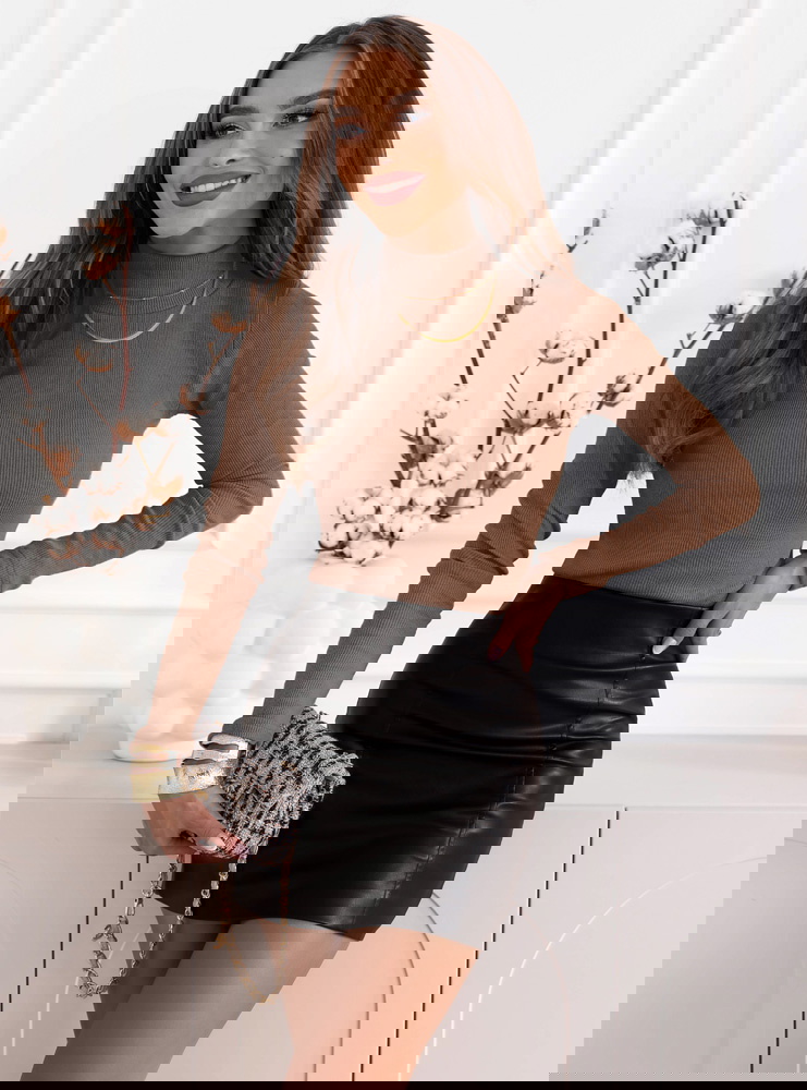 Prążkowana bluzka z półgolfem...