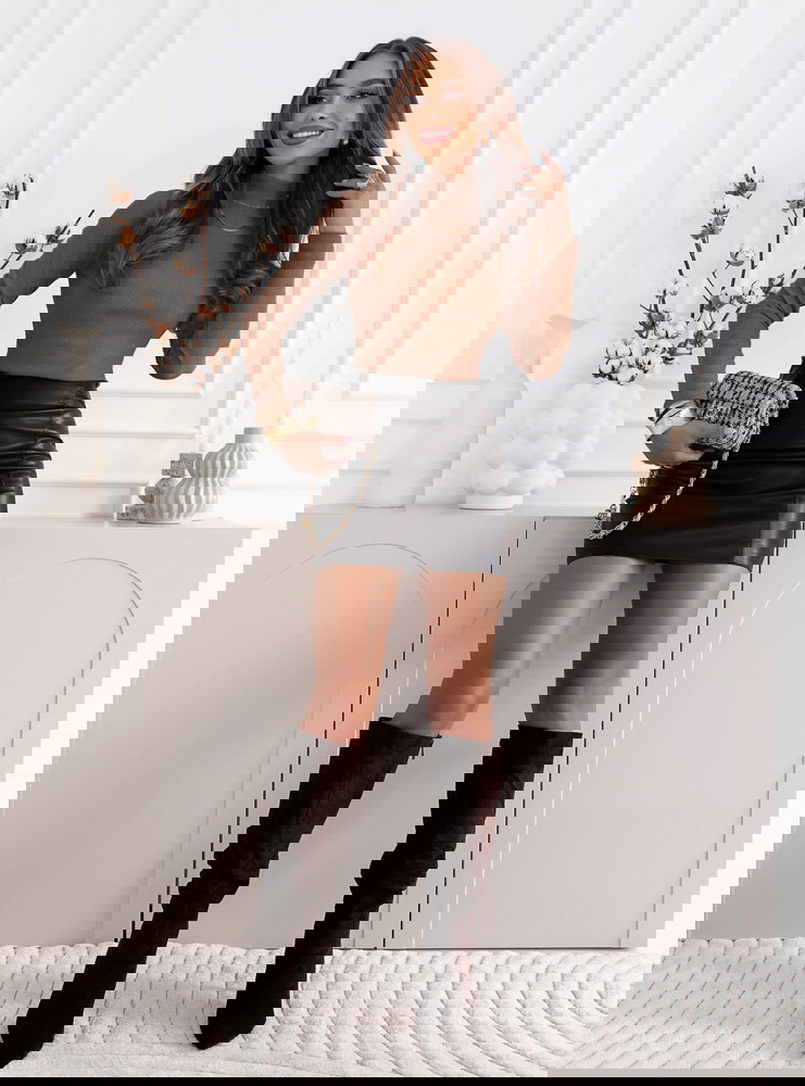 Prążkowana bluzka z półgolfem...