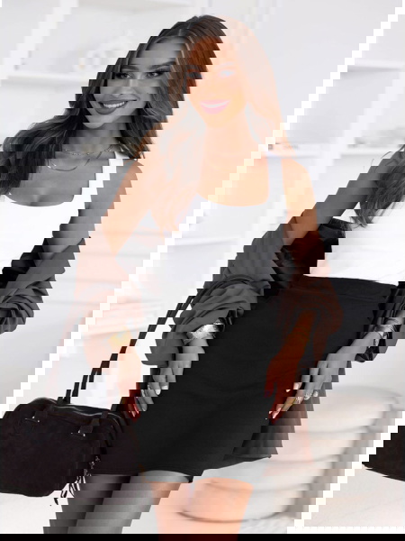 Czarna mini spódniczka...