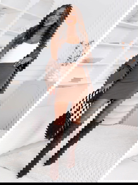 Czekoladowa mini spódniczka...