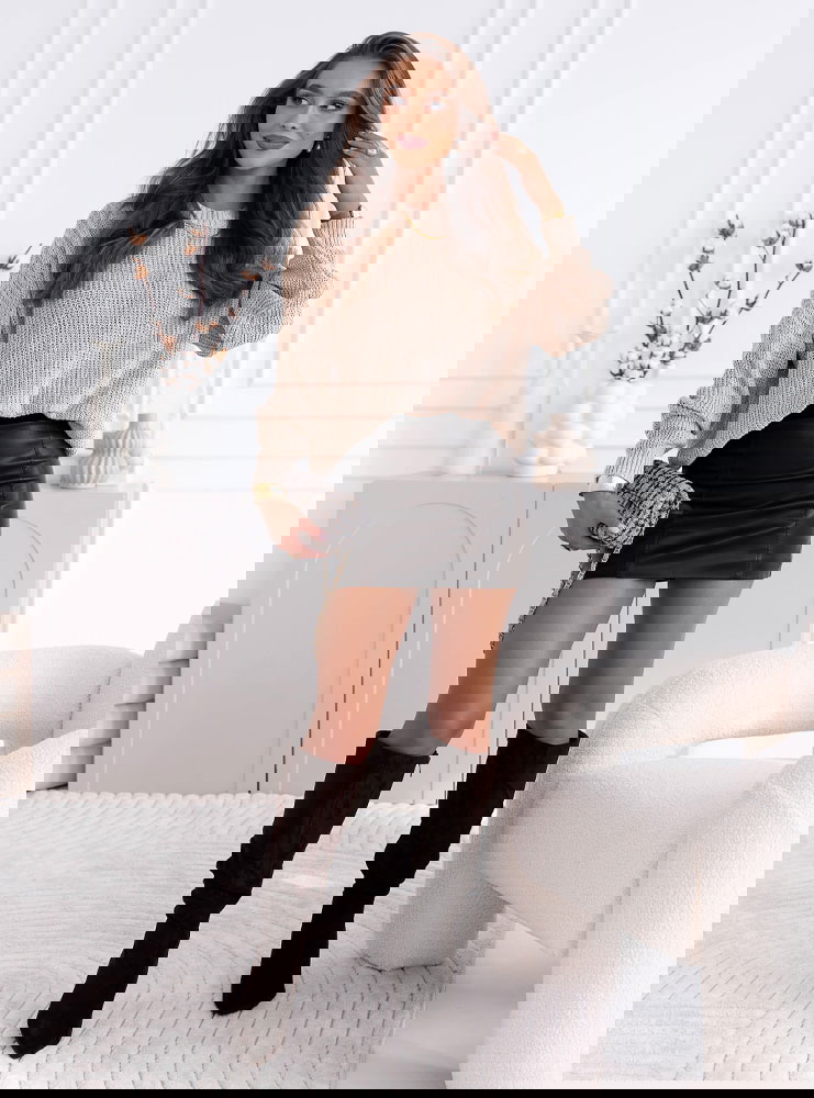 Beżowy oversizowy sweter Perliee