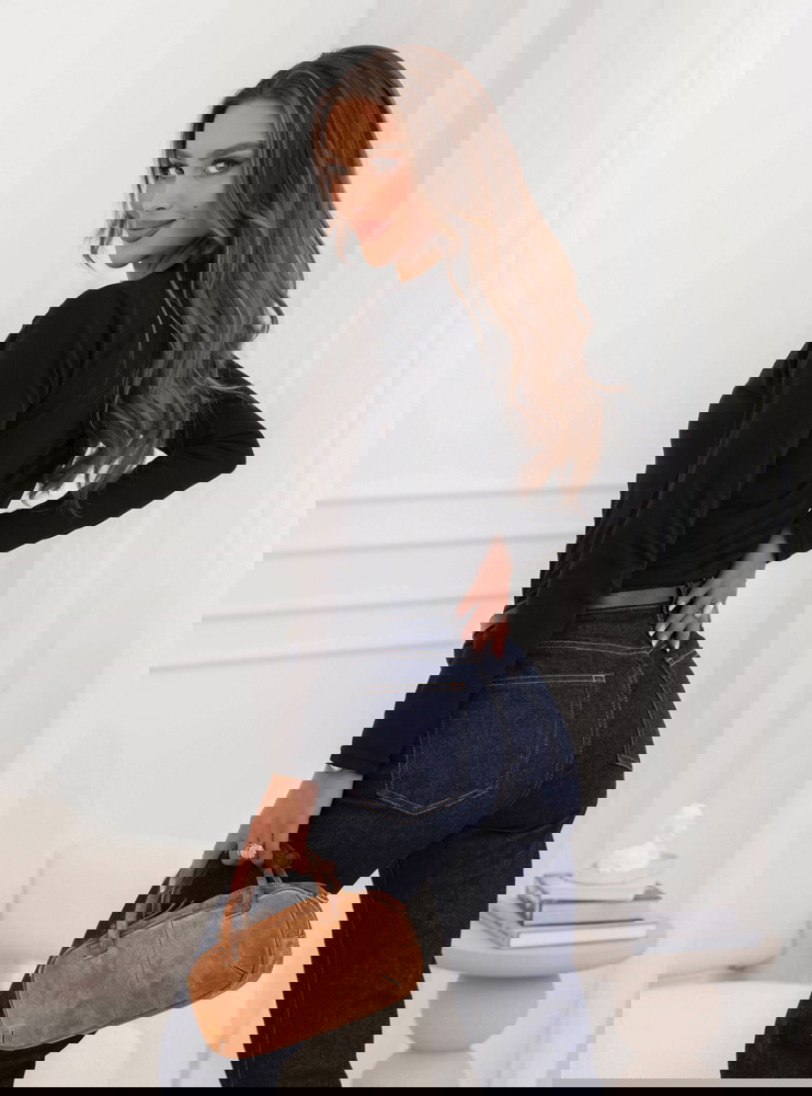 Czarna koszulka na długi rękaw z...