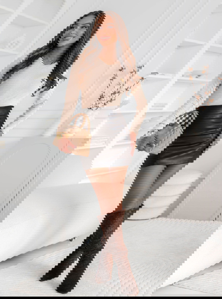 Jasnobeżowa koszulka na długi rękaw z...