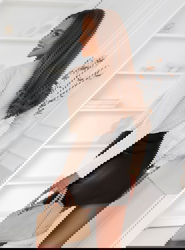 Jasnobeżowa koszulka na długi rękaw z...