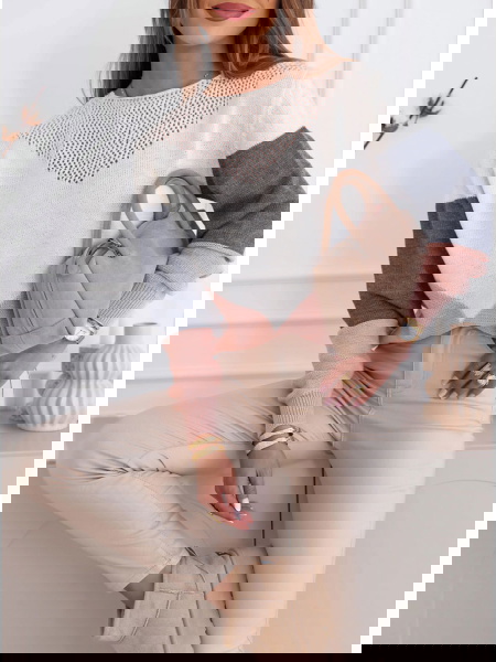 Sweter z ażurowym dekoltem... 2