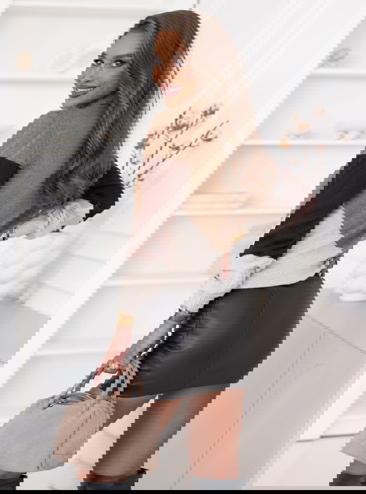 Sweter z ażurowym dekoltem Glayaa -...