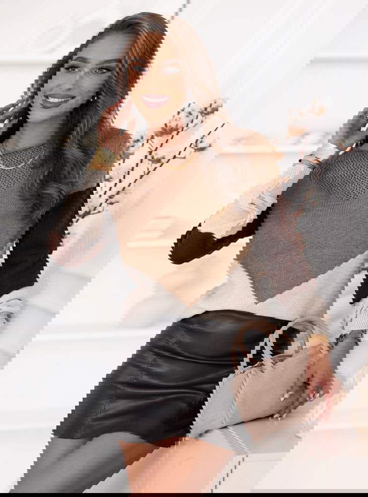 Sweter z ażurowym dekoltem Glayaa - wzór 3