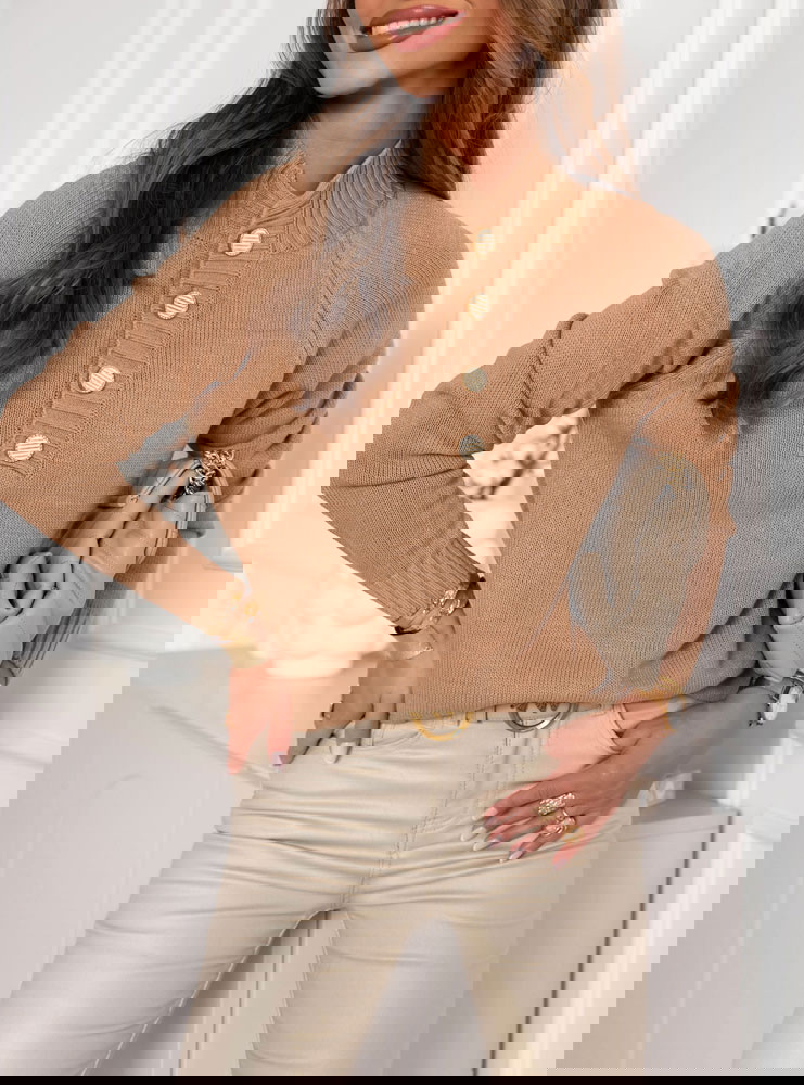 Sweter z ozdobnymi guzikami Aubriana...