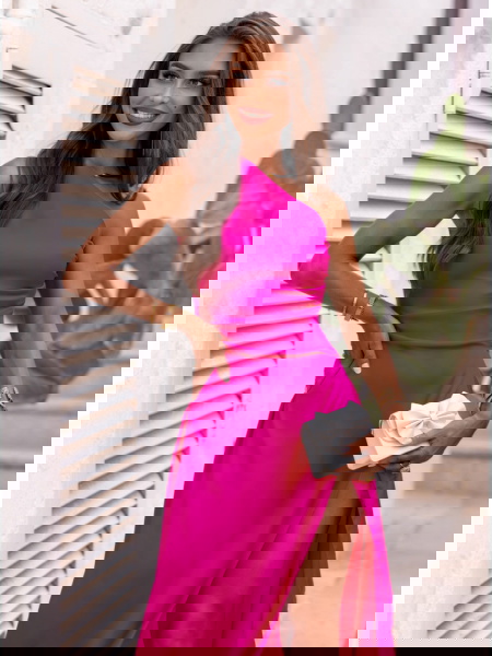 Satynowa sukienka na jedno... 2