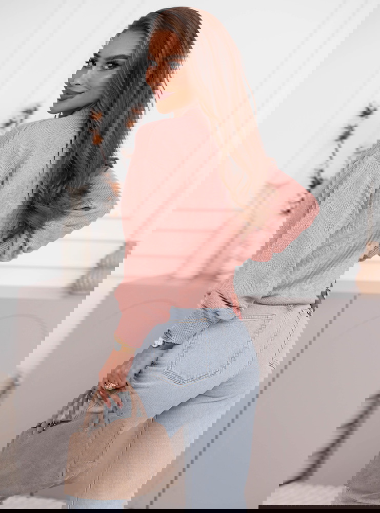 Pudrowy sweter oversize Dorcella