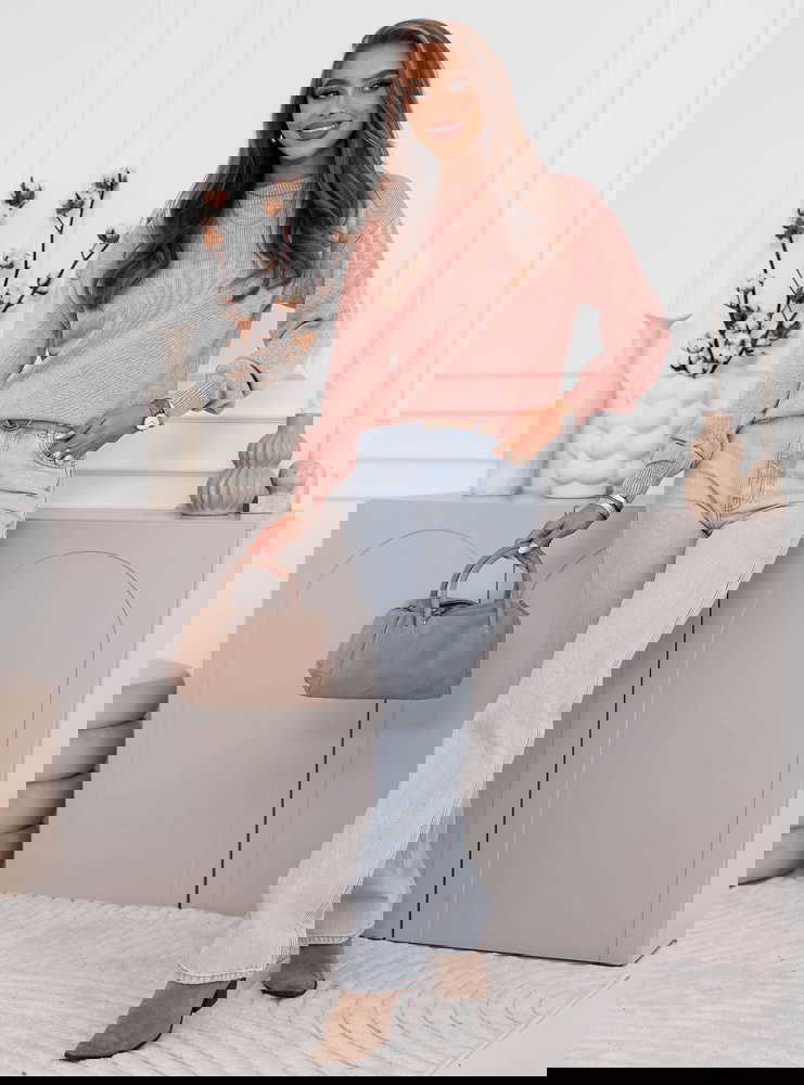 Pudrowy sweter oversize Dorcella