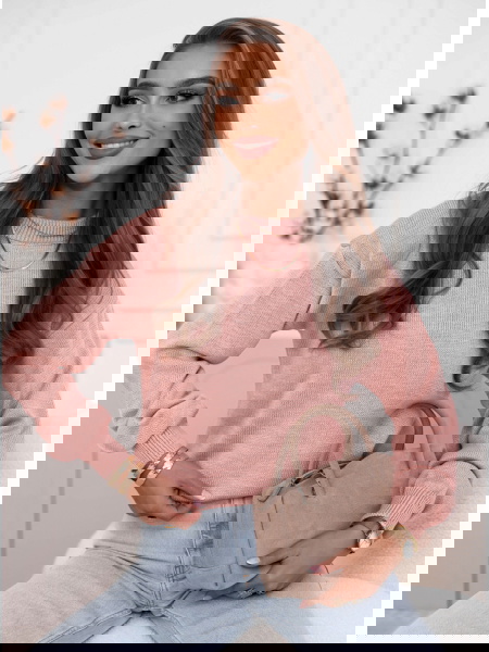 Pudrowy sweter oversize...