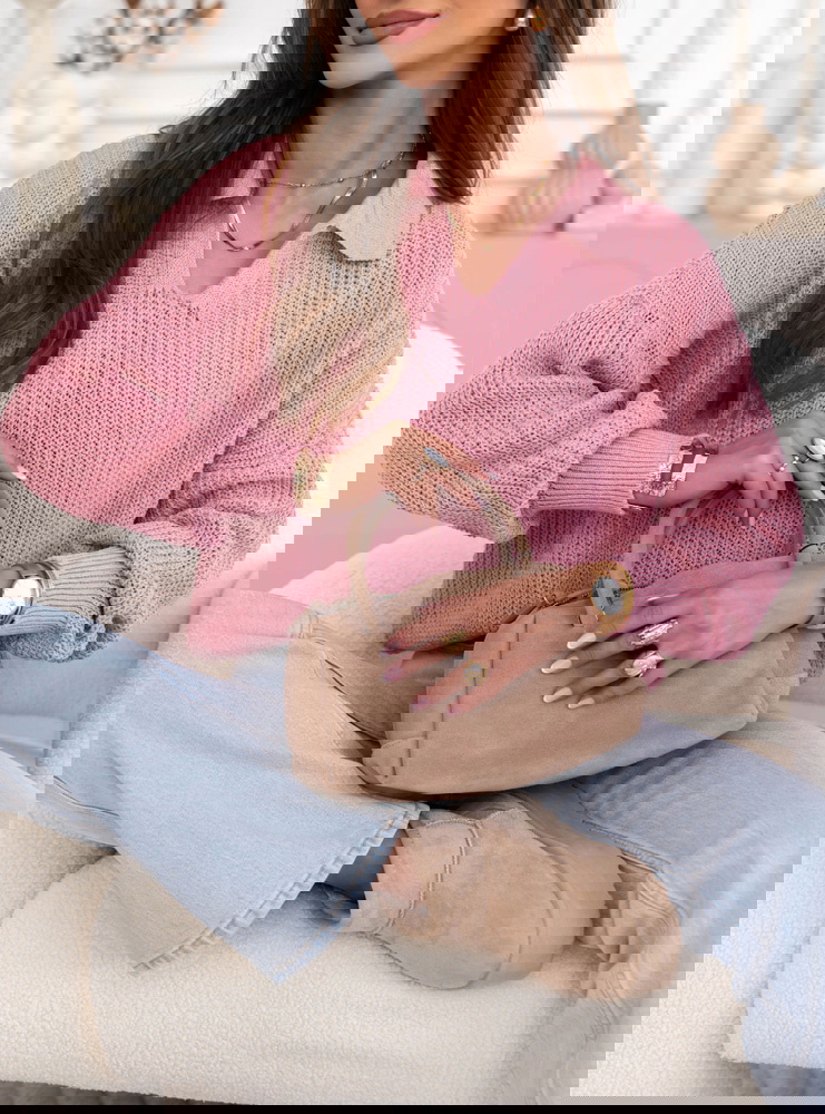 Pudrowy sweter z kołnierzykiem Elvinia