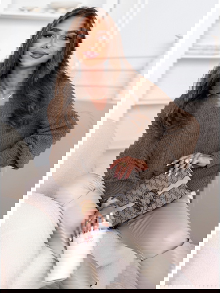 Czekoladowy sweter z... 2