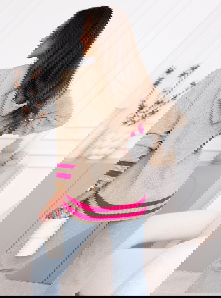 Beżowy sweter z kapturem Chelae